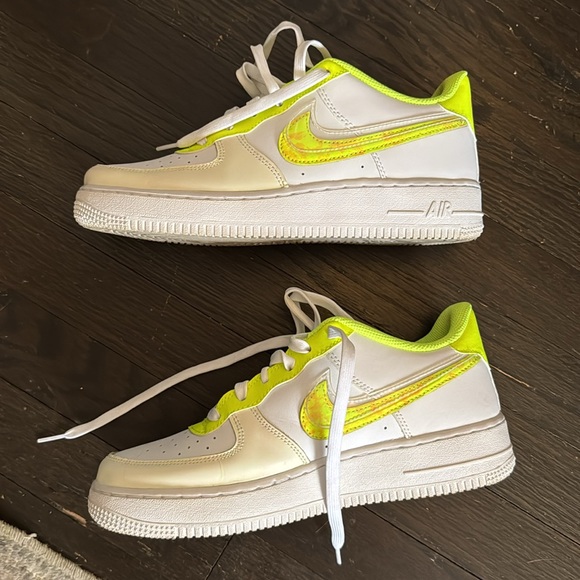 Nike Air Force 1 LV8 - Picture 7 of 8